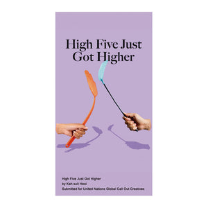 抗菌マスクケース High Five Just Got Higher by Kah suit Hooi